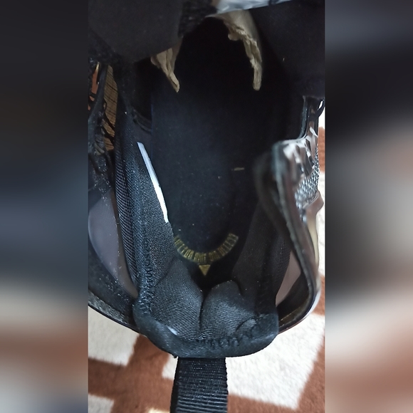 Nike Lebron Xix - Picture 14 of 15